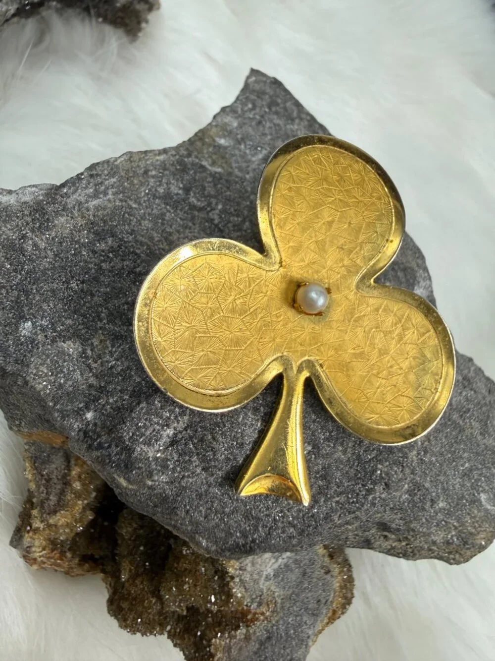 Vintage Gold Tone w/ Real Pearl Clover Shamrock Club Brooch 1.75